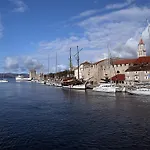 Livia 3* Trogir