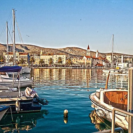 Livia Gasthuis Trogir