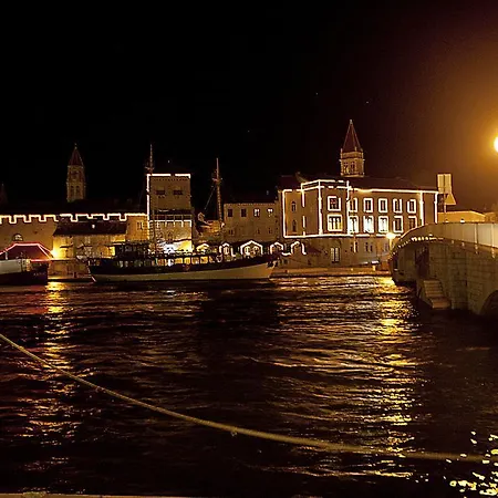 Livia ゲストハウス トロギール